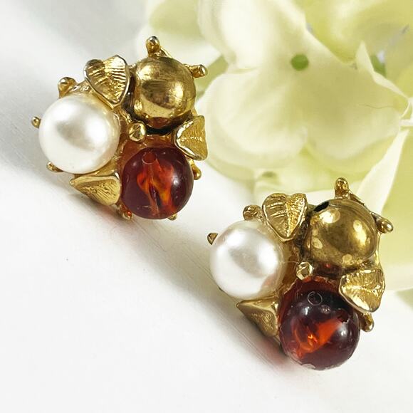 Vintage Mid-Century Gold, Pearl & Faux Amber Beaded Cluster Clip Earrings - Picture 1 of 5